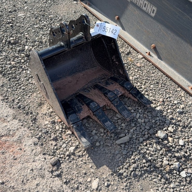 #2002 • BLUE DIAMOND 18" MINI EXCAVATOR TOOTH BUCKET