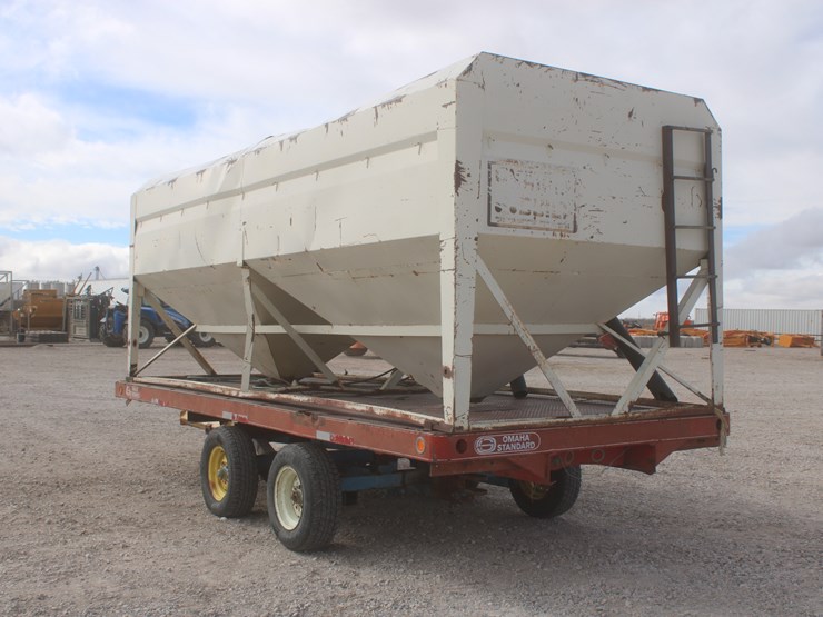 #1054-•-prairie-built-double-hopper-seed-tender-image-10
