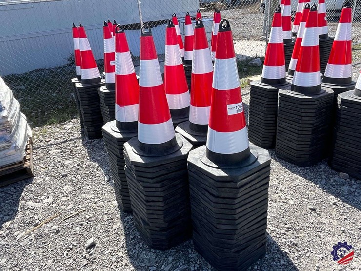 new-2025-sdlanch-lot-of-100-traffic-safety-cones-image-3
