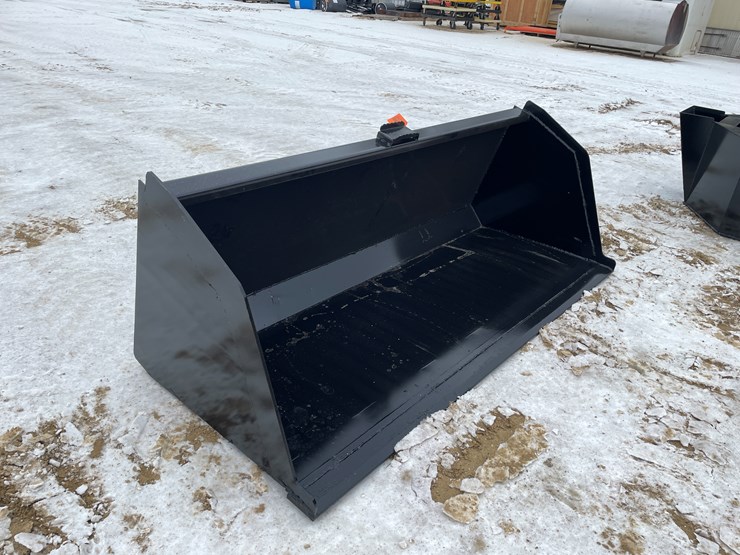 #2043-•-skid-steer-mount-84"-snow-liter-bucket-image-3