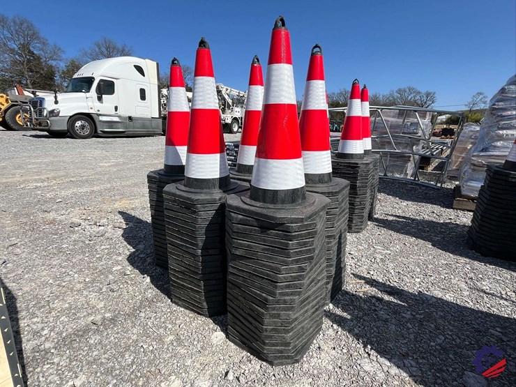 new-2025-sdlanch-lot-of-100-traffic-safety-cones-image-6
