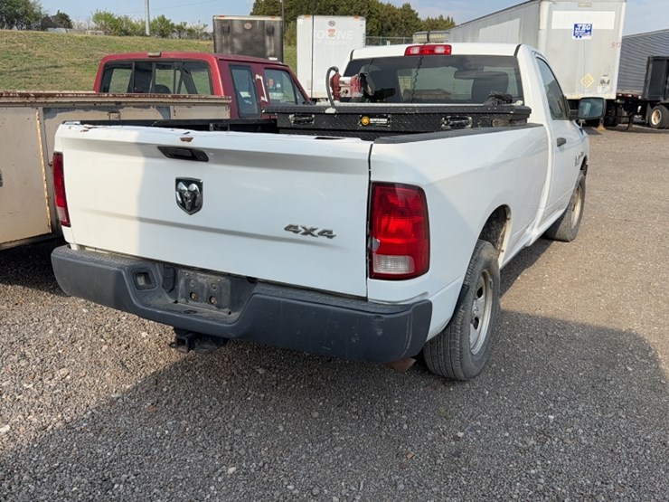 2015-dodge-1500-image-7