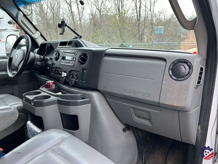 2017-ford-e450-image-49