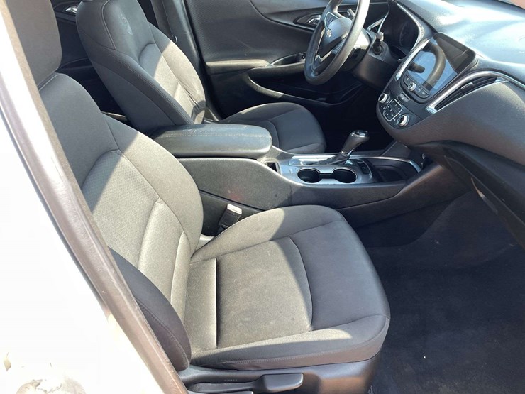 2019-chevrolet-malibu-lt-4-door-sedan-(150,431-miles)-image-18