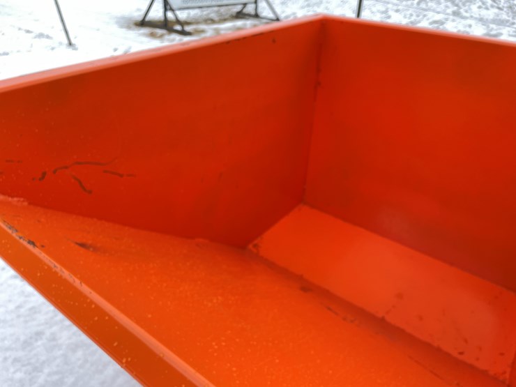 #2000-•-2-yard-self-dumping-hopper-image-7