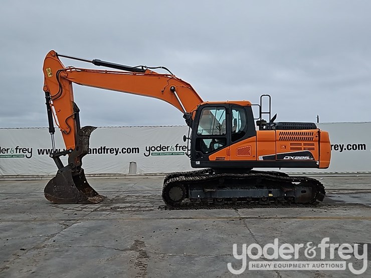 2022-doosan-dx225-lc-image-3