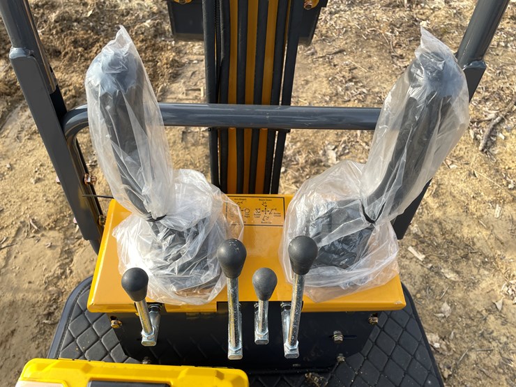 #1041-•-new-ats-rt12r-mini-excavator-image-14