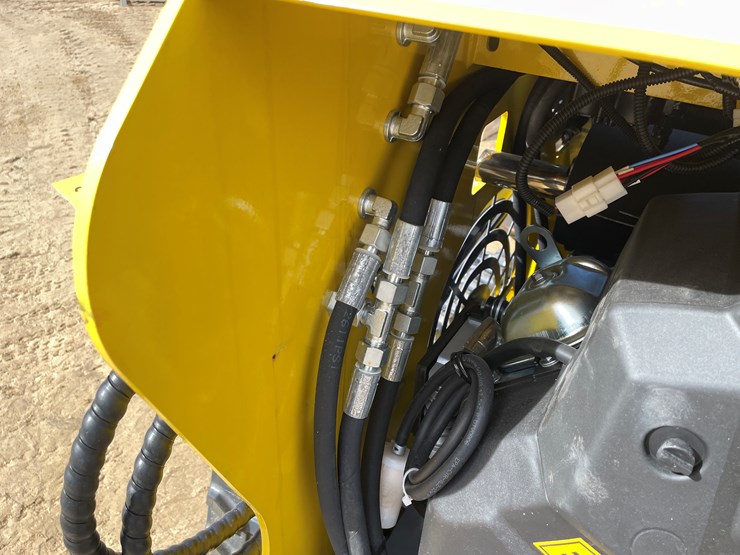 #212-•-landhonor-mini-skid-steer-loader-image-10