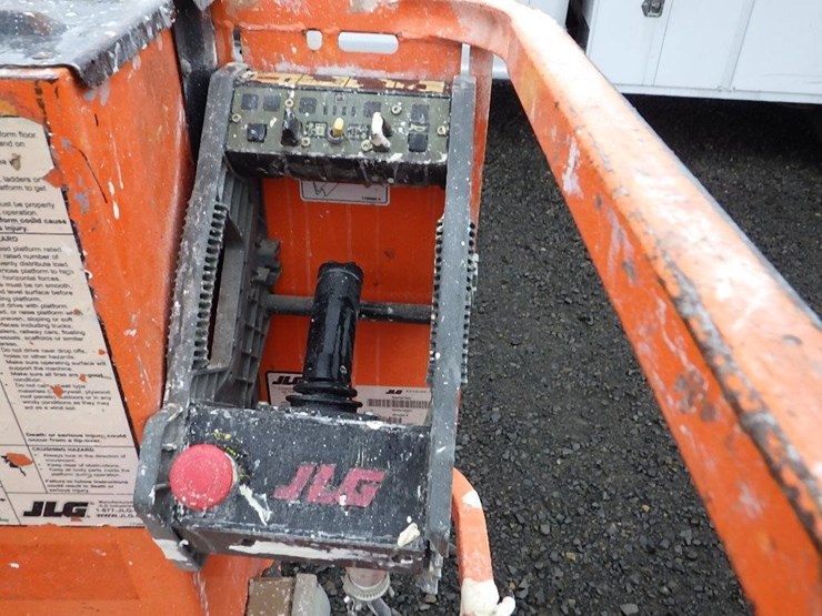 2014-jlg-1230es-image-9