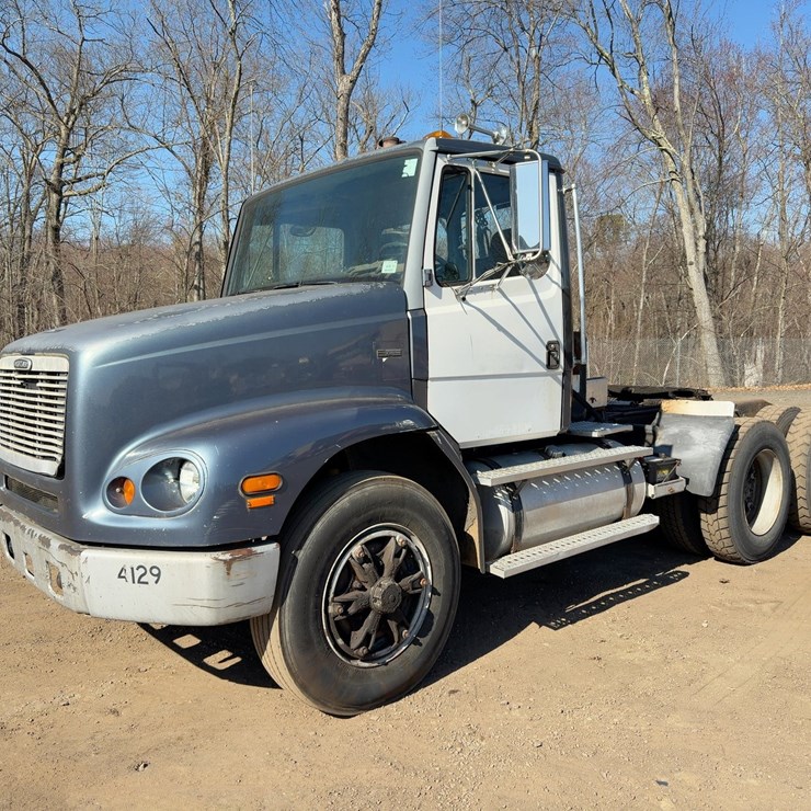 1999 FREIGHTLINER FL112