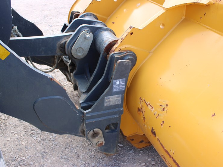 2021-deere-524p-image-95