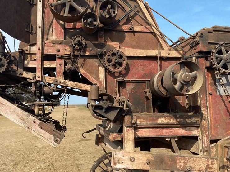 1911-russell-36-x-60-wood-threshing-machine-image-18