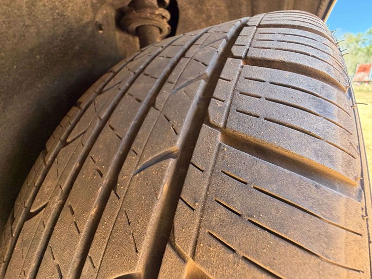 2011-bmw-528i-4-door-sedan-(178,025-miles)-image-24