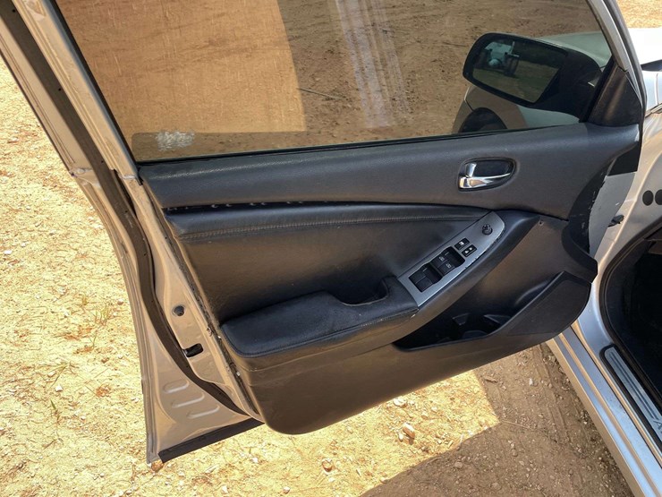 2007-nissan-altima-sl-4-door-sedan-(254,637-miles)-image-9