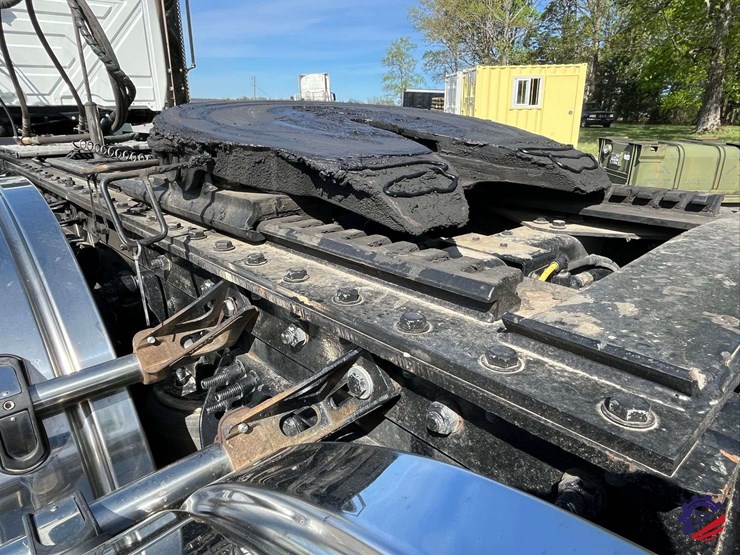 2024-international-hx520-image-39