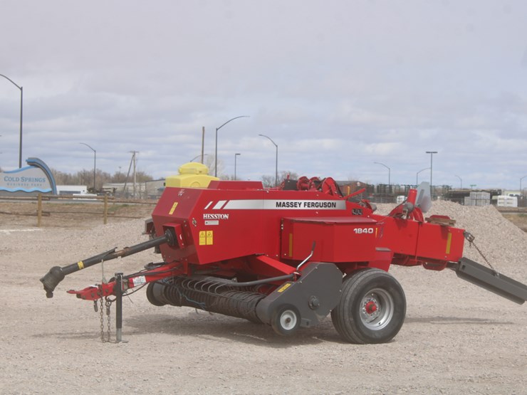2015-massey-ferguson-1840-image-1
