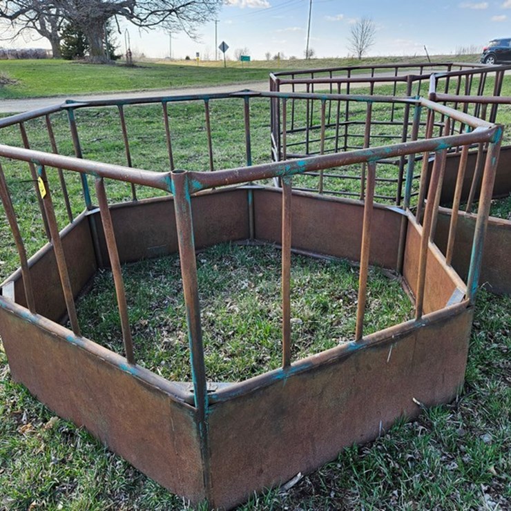 #544 • Round Bale Feeder