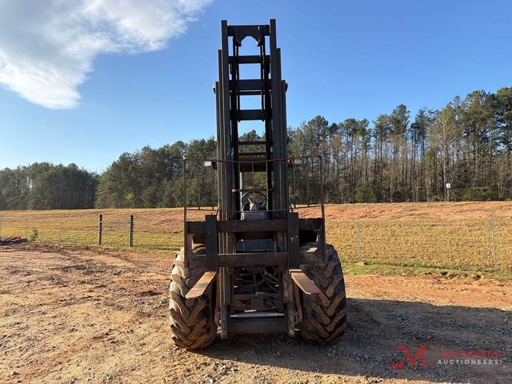 2019-case-586h-image-5