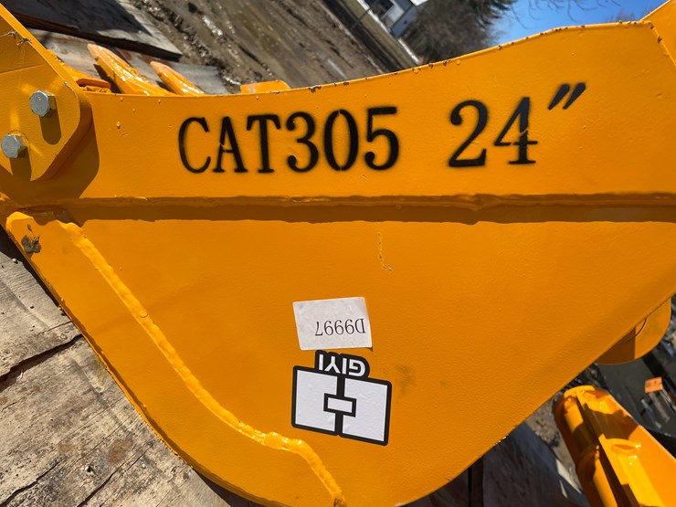 caterpillar-305-image-6