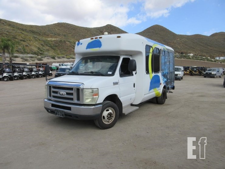 2016-ford-e450-image-1