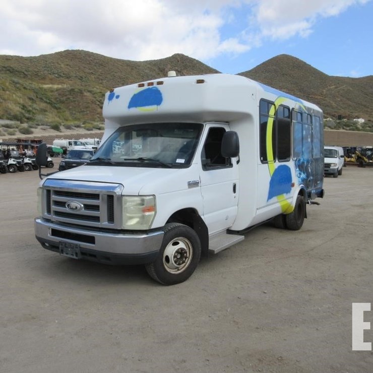2016 FORD E450