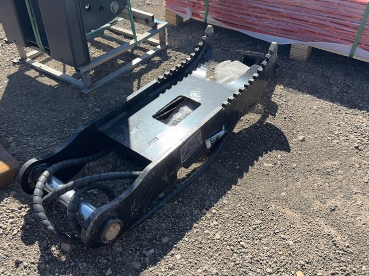 #1053-•-future-excavator-hyd-thumb-image-1