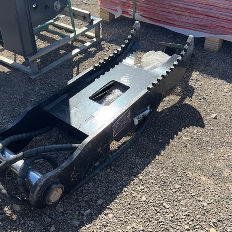 #1053 • FUTURE EXCAVATOR HYD THUMB