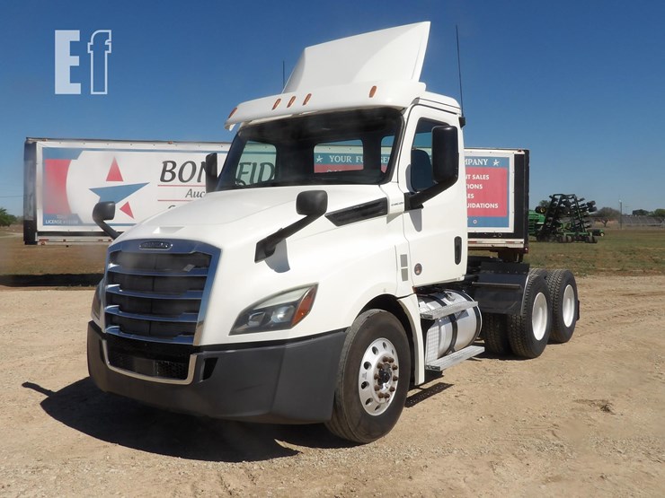 2019-freightliner-cascadia-113-image-1