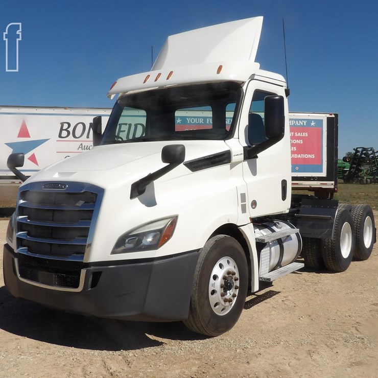 2019 FREIGHTLINER CASCADIA 113