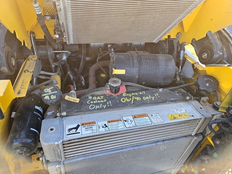 new-holland-l218-image-14