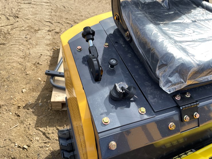 #900-•-landhonor-mini-excavator-image-22