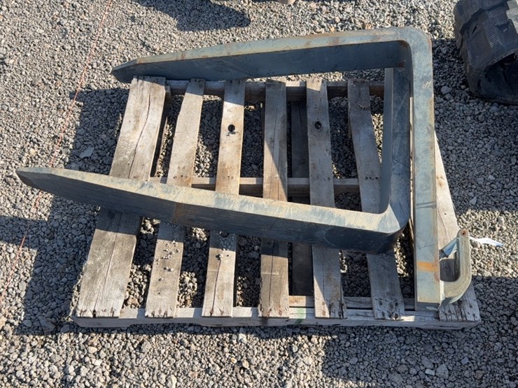 #2058-•-set-of-48"-pallet-fork-tines-image-1