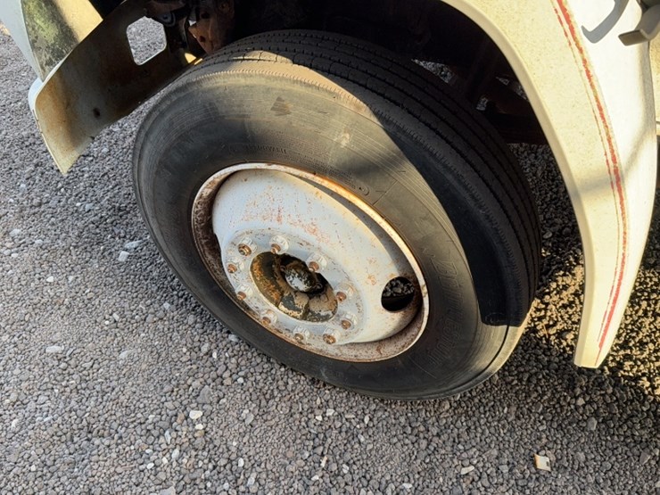 1994-ford-f700-image-11