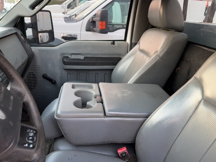 2011-ford-f350-image-19