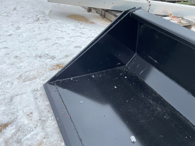 #2040-•-skid-steer-mount-90"-bucket-with-blade-image-9