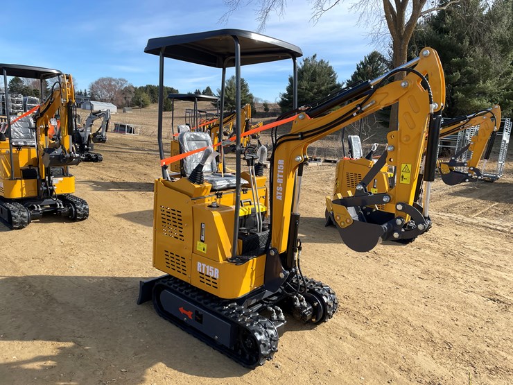 #1036-•-new-ats-rt15r-mini-excavator-image-3