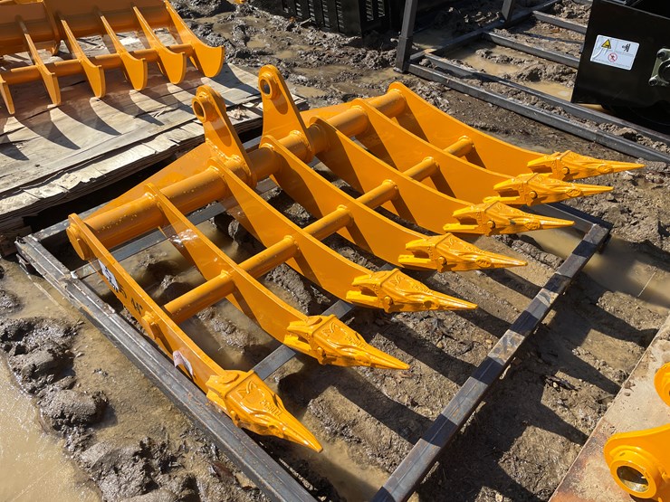 caterpillar-305-image-3