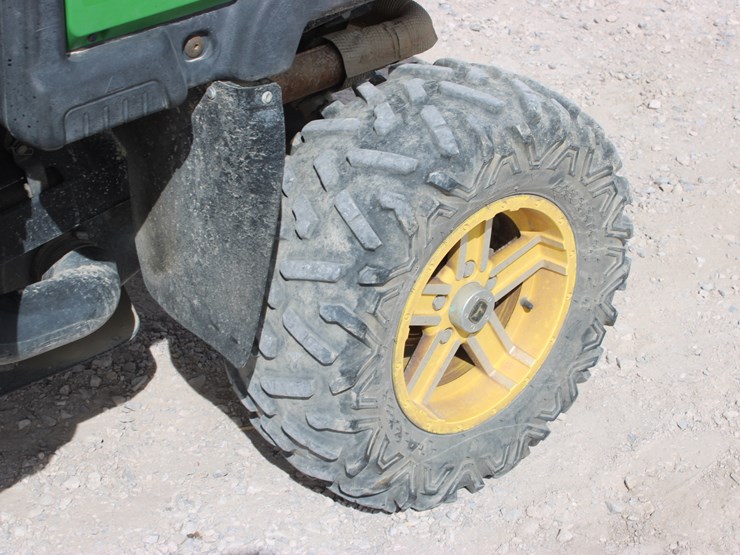 john-deere-gator-image-12