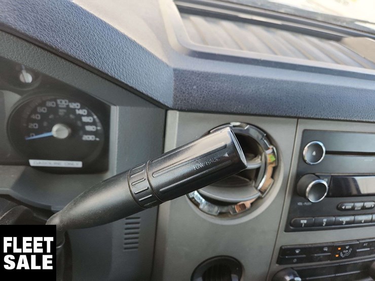 2015-ford-f550-image-10