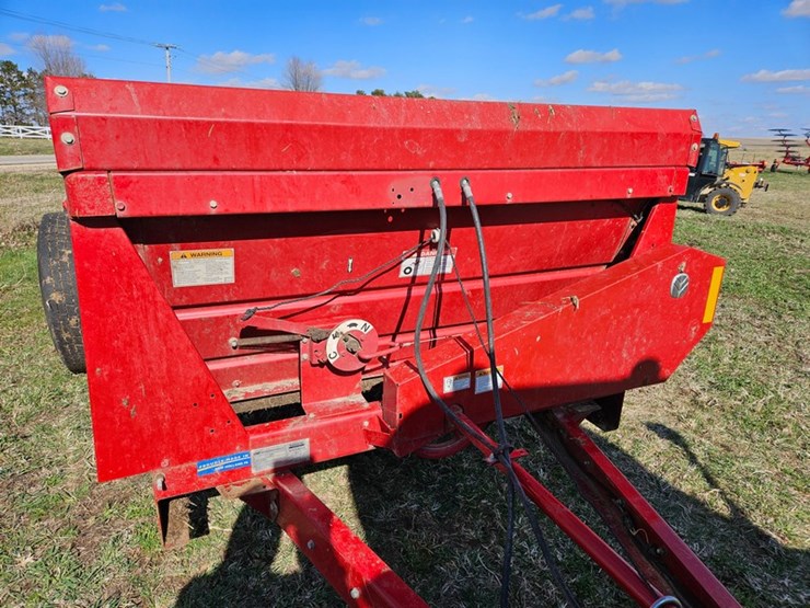 2019-new-holland-195-image-13