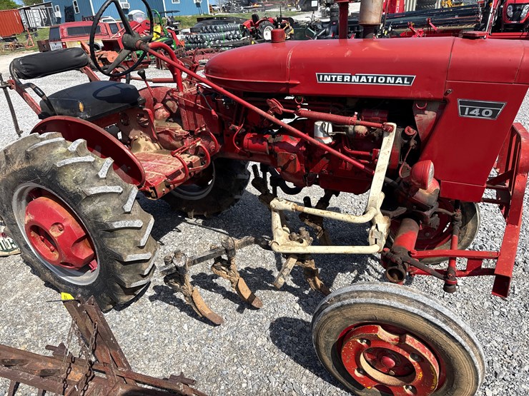 case-ih-140-image-4