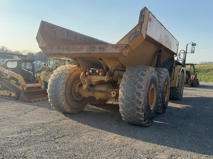 2016-caterpillar-745-image-9