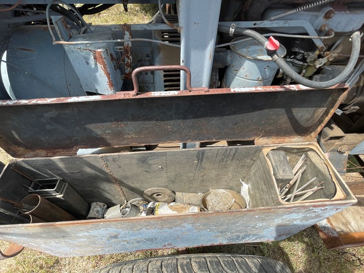 #4028-•-lincoln-arc-welder-image-17