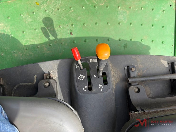 john-deere-gator-cx-image-12