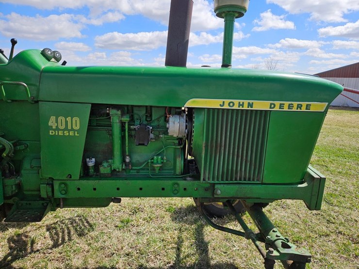 john-deere-4010-image-12
