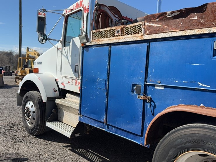 1997-kenworth-t800-image-12