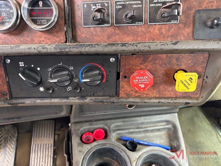 kenworth-w900-image-34