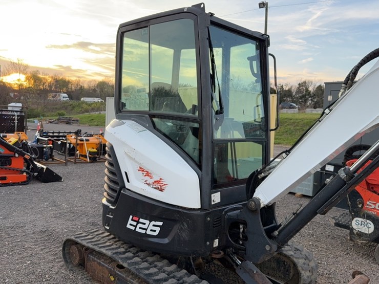 2020-bobcat-e26-image-8