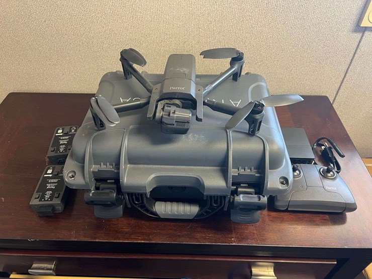 parrot-anafi-usa-foldable-drone-with-4k/thermal-camera-image-5