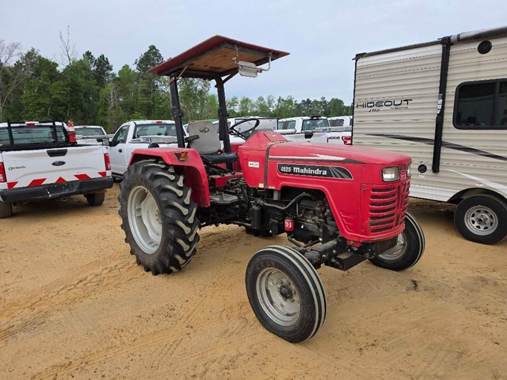 2013-mahindra-4525-image-5